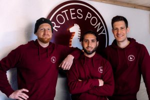 rotes ponny augsburg bergheim team